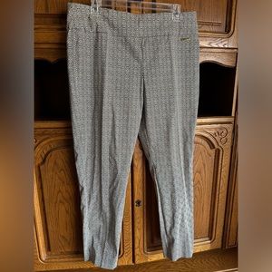 NWT Size 12 Roz & Ali Ankle Pants